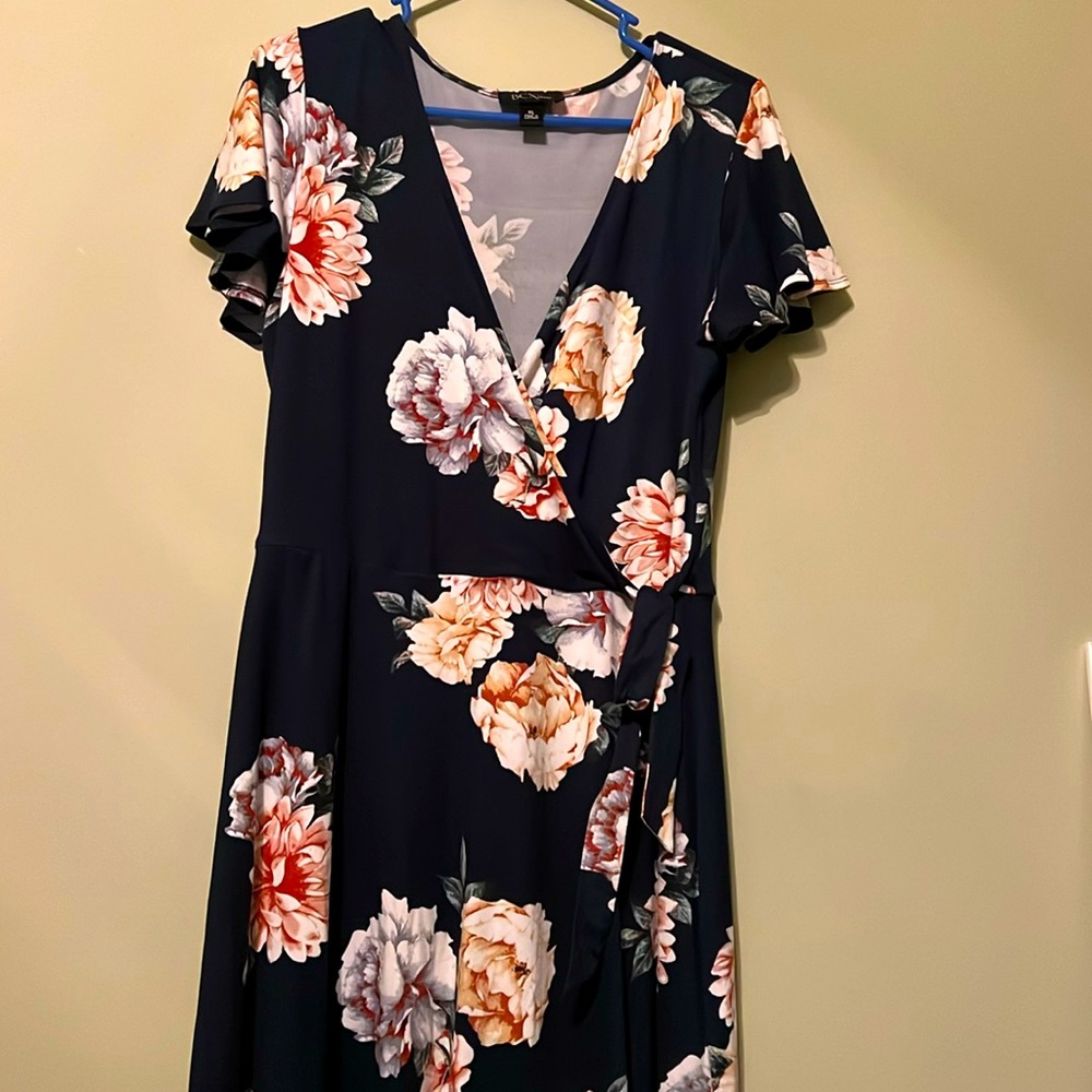 Short Sleeve Faux Wrap Blue and Floral Dress